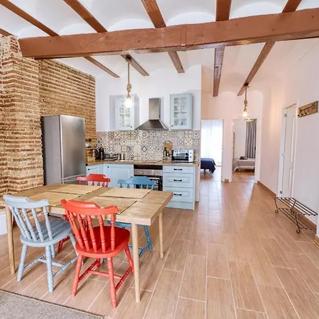 Apartment Beams & Bricks
