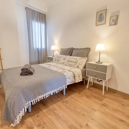 Beams & Bricks Apartman *