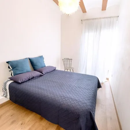 アパート Beams & Bricks