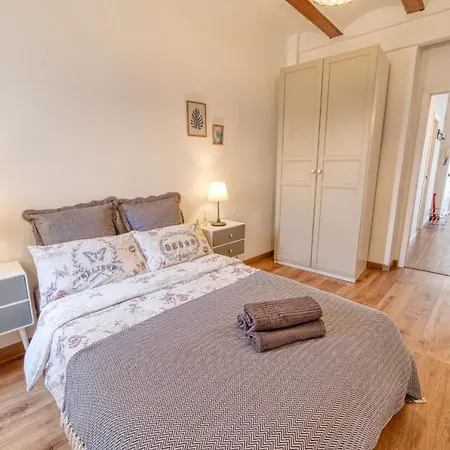 Beams & Bricks * Valencia