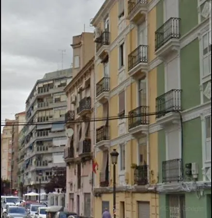 アパート Beams & Bricks *