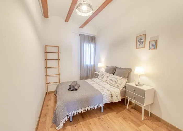 Beams & Bricks شقة *