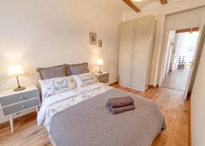 Beams & Bricks * فالنسيا